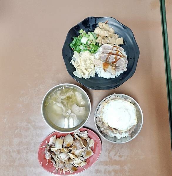 台北市內湖區台北內湖美食推薦/三十年老店內湖美食『鴨香飽』/捷運西湖站西湖市場附近美食/內湖科學園區美食/隱藏在內湖