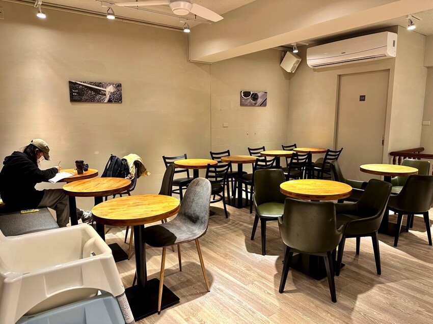 全台南第一家路易莎咖啡-超越精品概念店