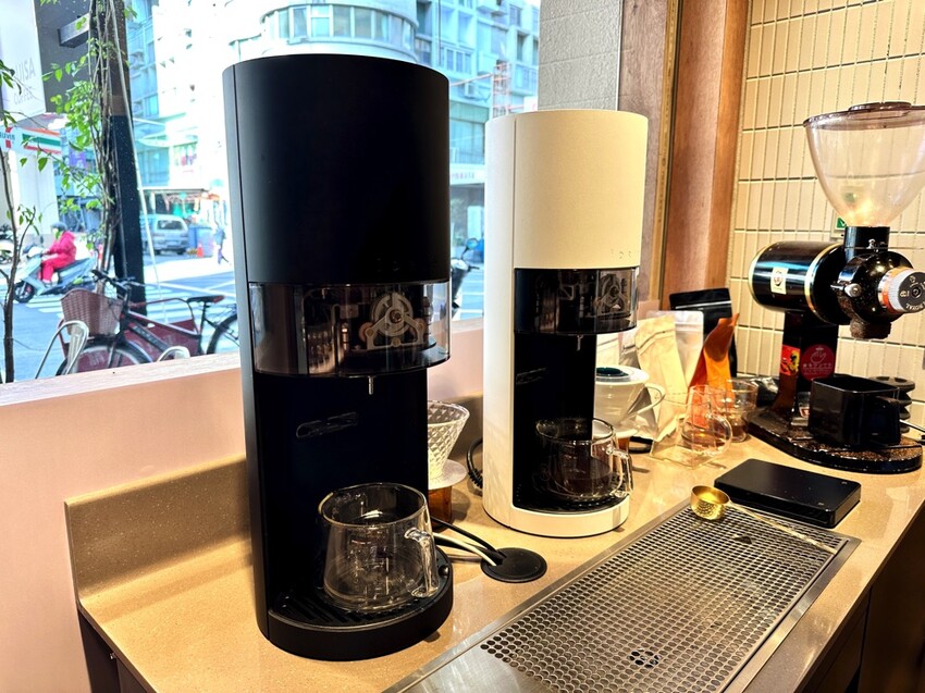 全台南第一家路易莎咖啡-超越精品概念店