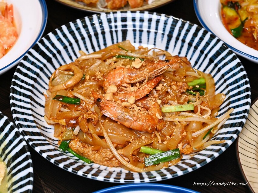 都都泰TUK•TUK THAI|台中平價泰式料理推薦,口味道地,還有可愛嘟嘟車可以拍照