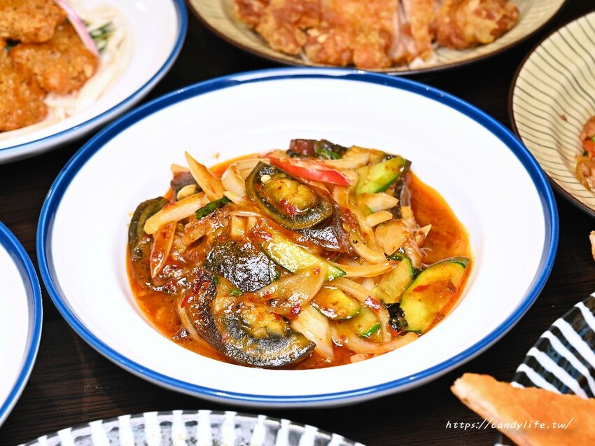 都都泰TUK•TUK THAI|台中平價泰式料理推薦,口味道地,還有可愛嘟嘟車可以拍照