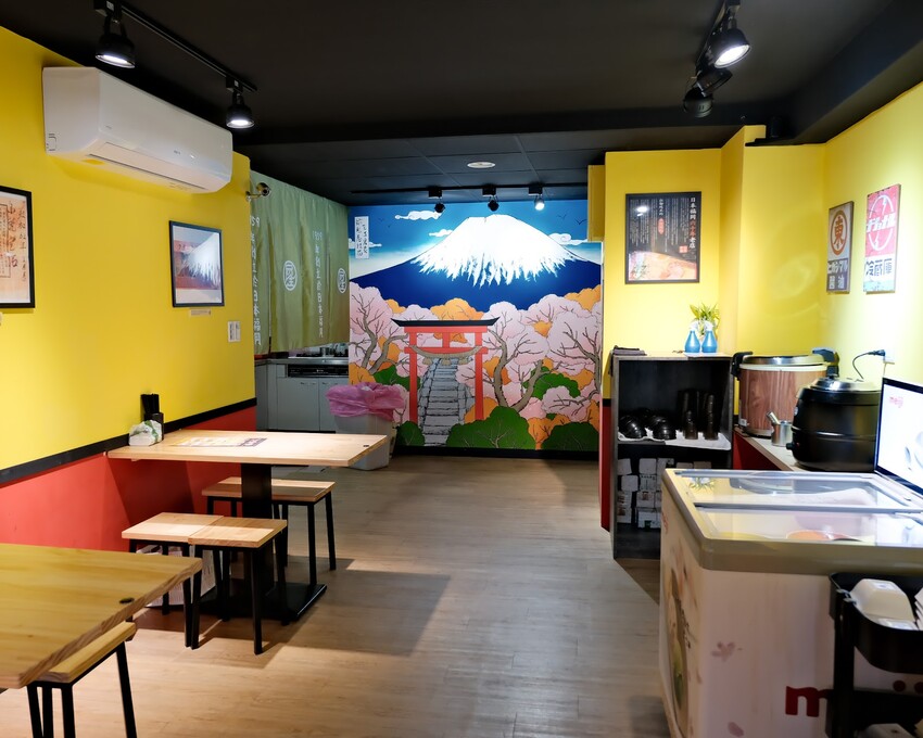 【新莊美食推薦】濃氣屋幸福店～新莊平價拉麵必吃，來自日本福岡的連鎖拉麵店，內用咖哩飯免費～