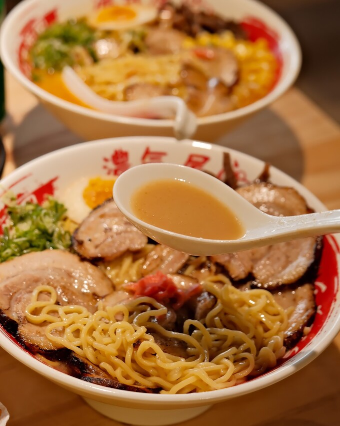 【新莊美食推薦】濃氣屋幸福店～新莊平價拉麵必吃，來自日本福岡的連鎖拉麵店，內用咖哩飯免費～