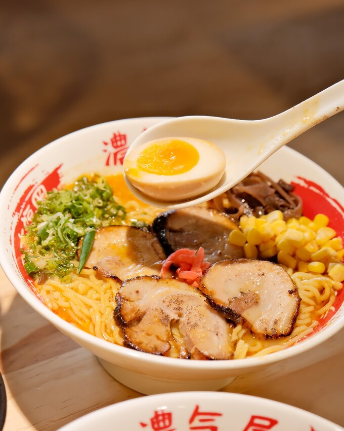 【新莊美食推薦】濃氣屋幸福店～新莊平價拉麵必吃，來自日本福岡的連鎖拉麵店，內用咖哩飯免費～