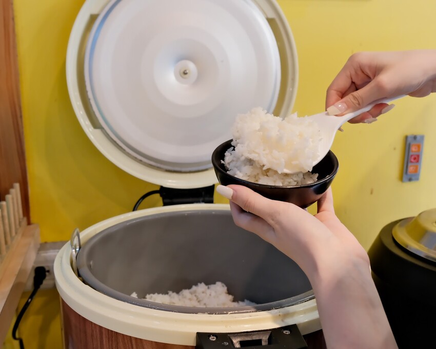 【新莊美食推薦】濃氣屋幸福店～新莊平價拉麵必吃，來自日本福岡的連鎖拉麵店，內用咖哩飯免費～