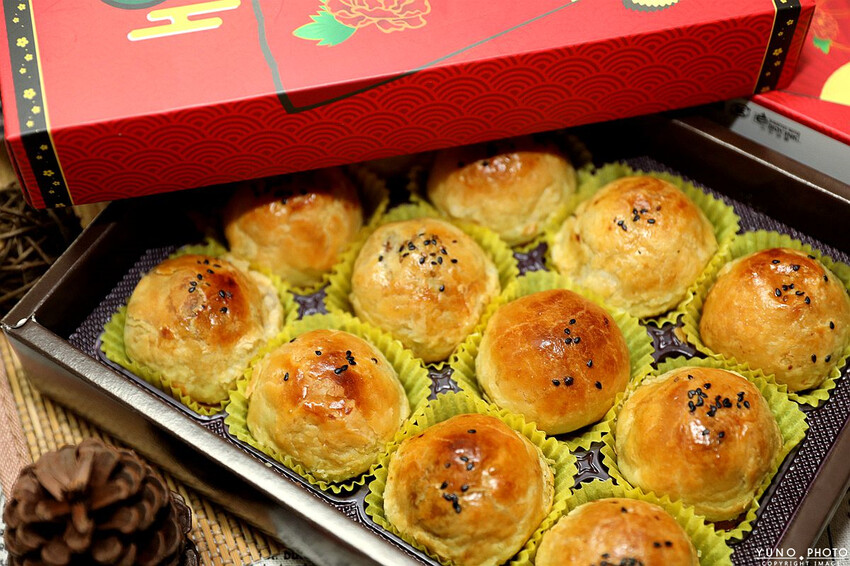 彰化縣員林市網友激推超人氣蛋黃酥！採自家醃製的紅土鹹鴨蛋 紅豆泥綿密 香濃而不甜膩｜米香伯蛋黃酥-101米香(彰化員林