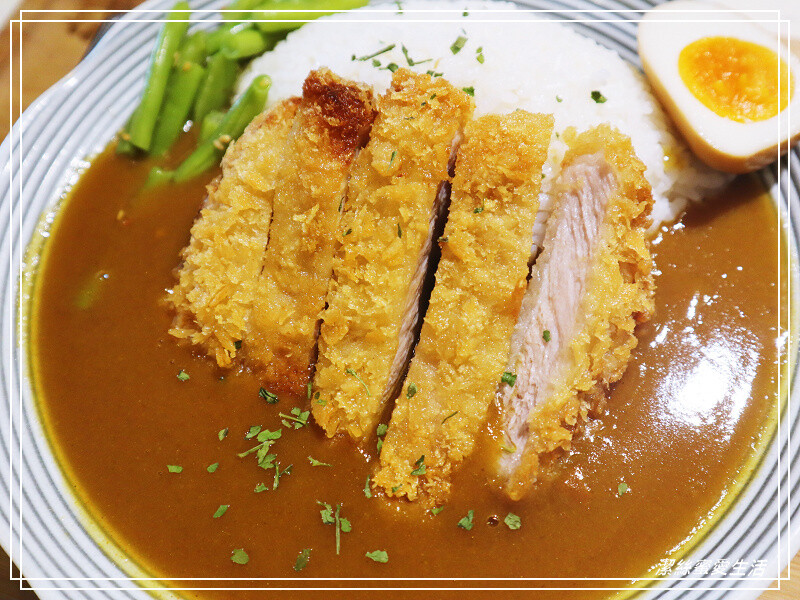 隹又隹咖哩-桃園中壢/濃濃復古風公仔x古玩~內用還可免費加飯醬