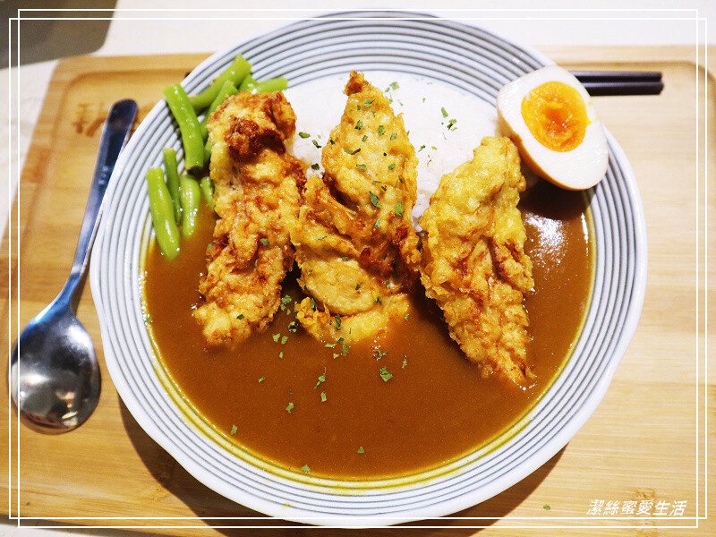 隹又隹咖哩-桃園中壢/濃濃復古風公仔x古玩~內用還可免費加飯醬