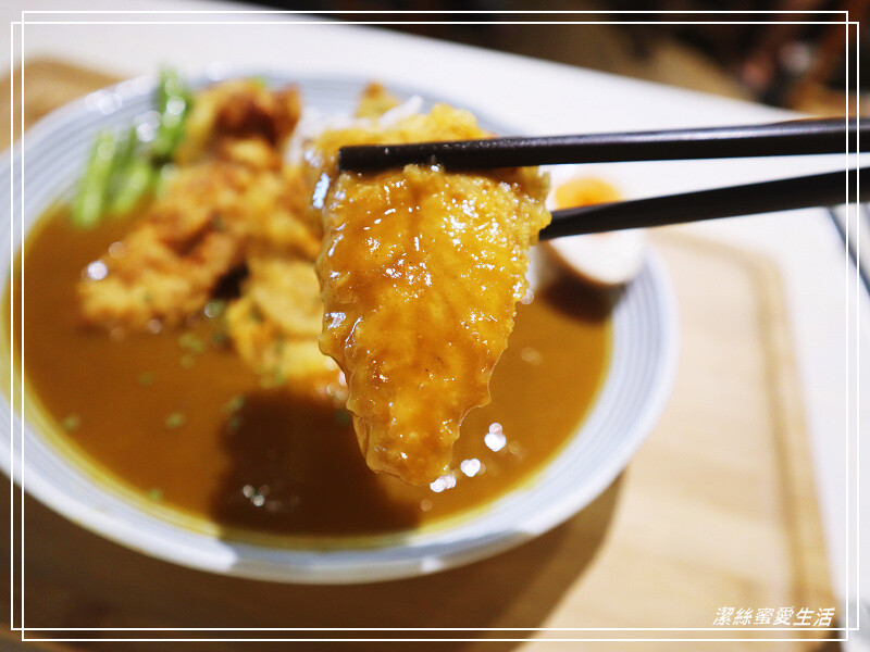 隹又隹咖哩-桃園中壢/濃濃復古風公仔x古玩~內用還可免費加飯醬