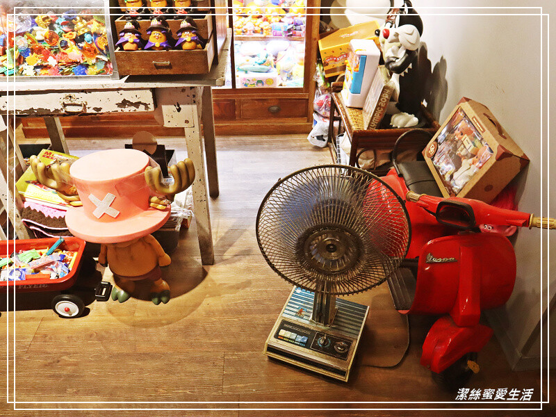 隹又隹咖哩-桃園中壢/濃濃復古風公仔x古玩~內用還可免費加飯醬