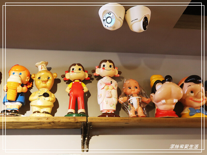 隹又隹咖哩-桃園中壢/濃濃復古風公仔x古玩~內用還可免費加飯醬