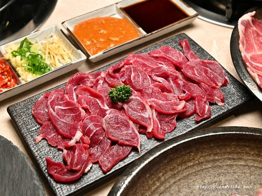 羊鮮森溫體涮羊肉精緻火鍋｜勤美商圈新開溫體羊火鍋，採個人套餐，生意超好～