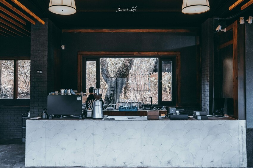 【台中北屯｜美食】枯山円敷YEN KARESAN。預約制，大坑枯山水日式庭院、黑色侘寂環境，金箔午茶組儀式感十