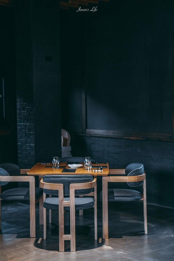 【台中北屯｜美食】枯山円敷YEN KARESAN。預約制，大坑枯山水日式庭院、黑色侘寂環境，金箔午茶組儀式感十