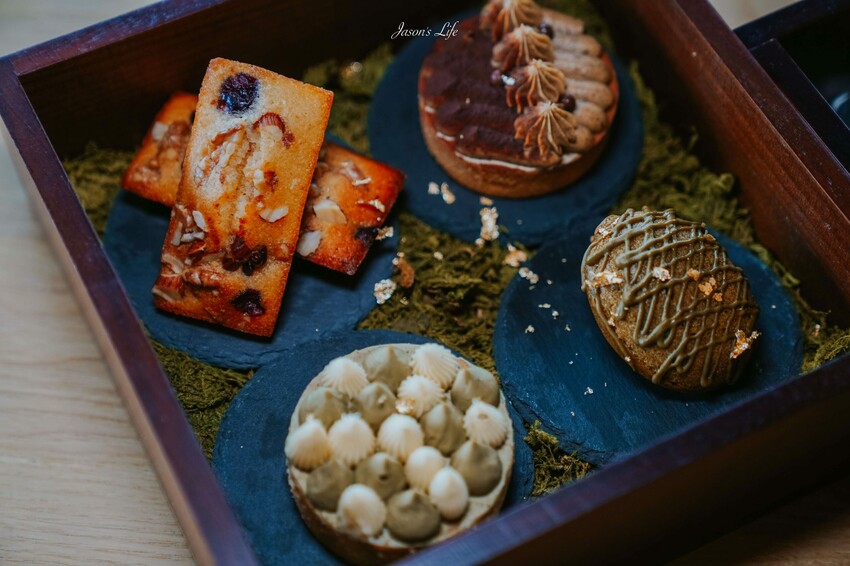 【台中北屯｜美食】枯山円敷YEN KARESAN。預約制，大坑枯山水日式庭院、黑色侘寂環境，金箔午茶組儀式感十