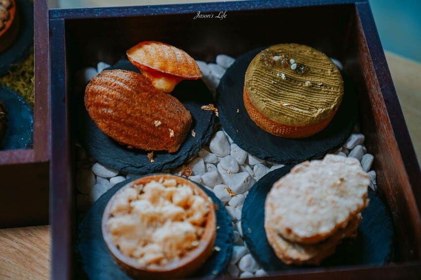 【台中北屯｜美食】枯山円敷YEN KARESAN。預約制，大坑枯山水日式庭院、黑色侘寂環境，金箔午茶組儀式感十