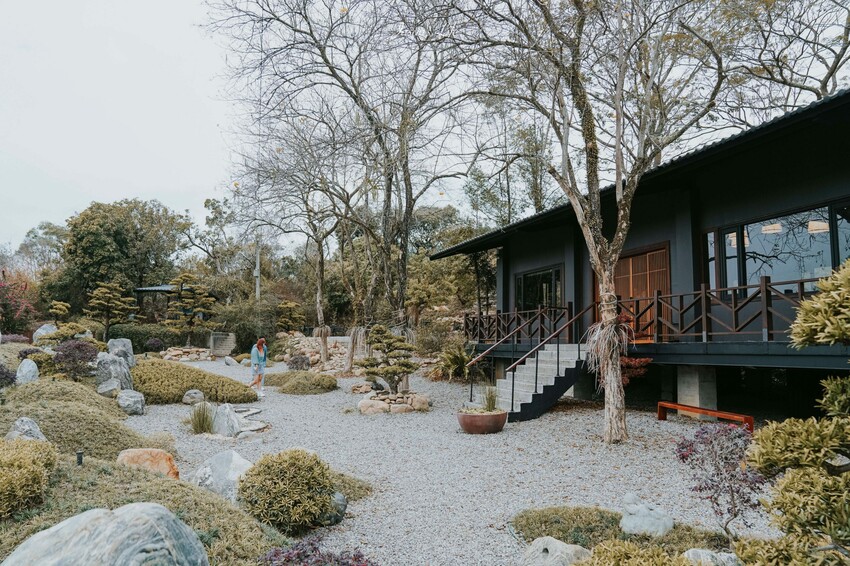 【台中北屯｜美食】枯山円敷YEN KARESAN。預約制，大坑枯山水日式庭院、黑色侘寂環境，金箔午茶組儀式感十