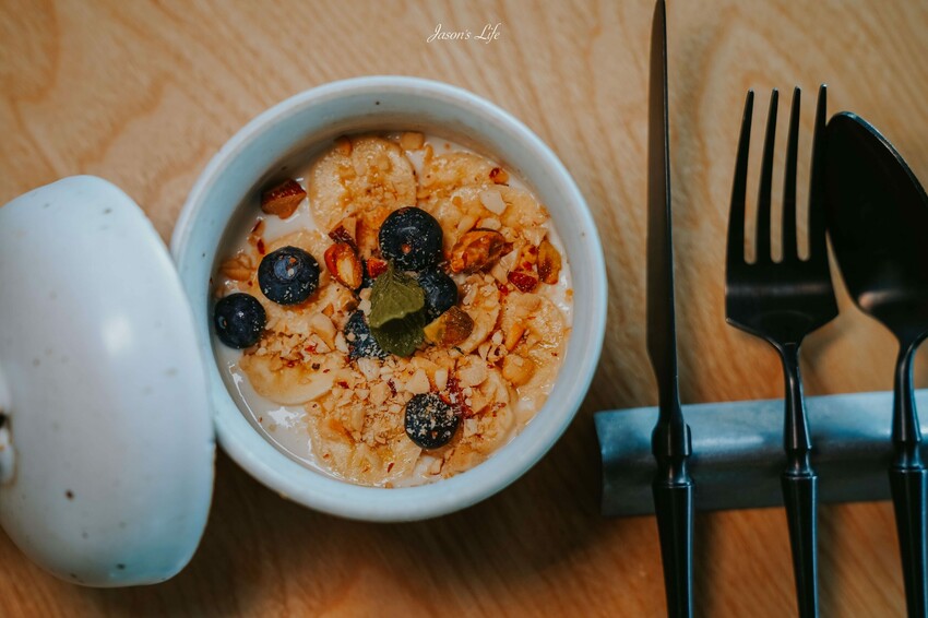 【台中北屯｜美食】枯山円敷YEN KARESAN。預約制，大坑枯山水日式庭院、黑色侘寂環境，金箔午茶組儀式感十