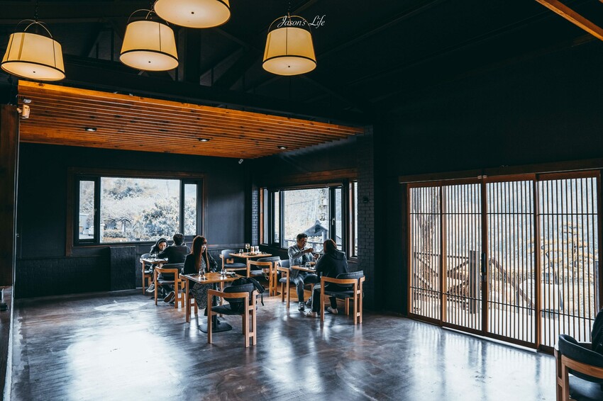 【台中北屯｜美食】枯山円敷YEN KARESAN。預約制，大坑枯山水日式庭院、黑色侘寂環境，金箔午茶組儀式感十