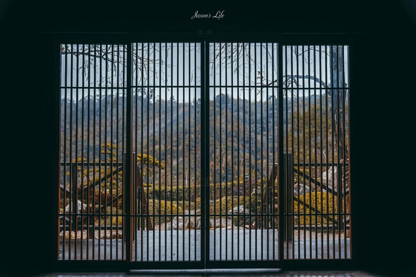 【台中北屯｜美食】枯山円敷YEN KARESAN。預約制，大坑枯山水日式庭院、黑色侘寂環境，金箔午茶組儀式感十