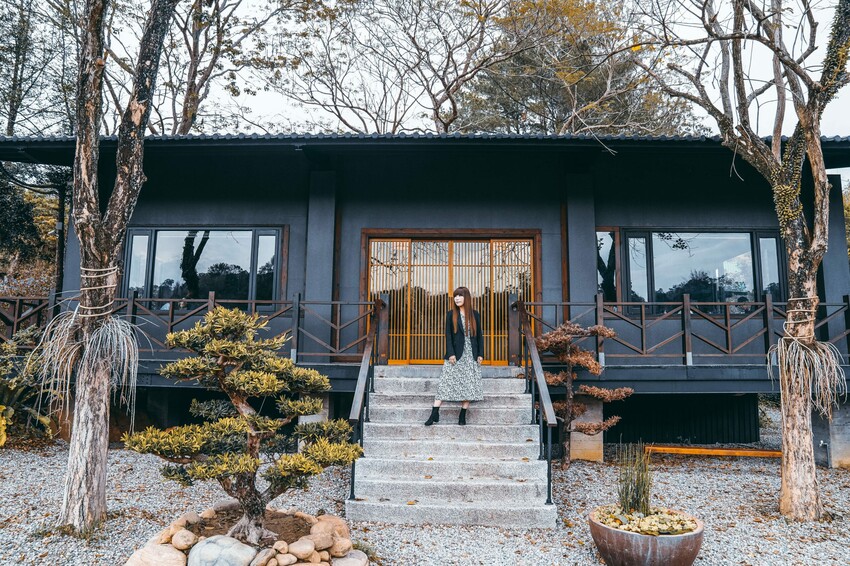 【台中北屯｜美食】枯山円敷YEN KARESAN。預約制，大坑枯山水日式庭院、黑色侘寂環境，金箔午茶組儀式感十