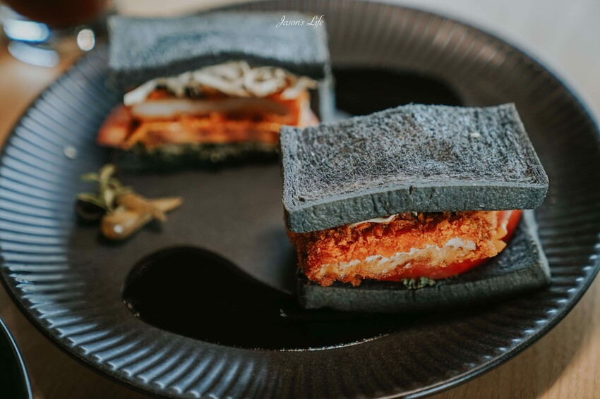 【台中北屯｜美食】枯山円敷YEN KARESAN。預約制，大坑枯山水日式庭院、黑色侘寂環境，金箔午茶組儀式感十