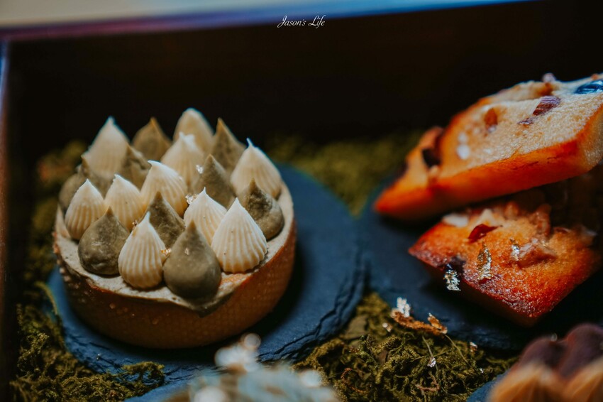 【台中北屯｜美食】枯山円敷YEN KARESAN。預約制，大坑枯山水日式庭院、黑色侘寂環境，金箔午茶組儀式感十