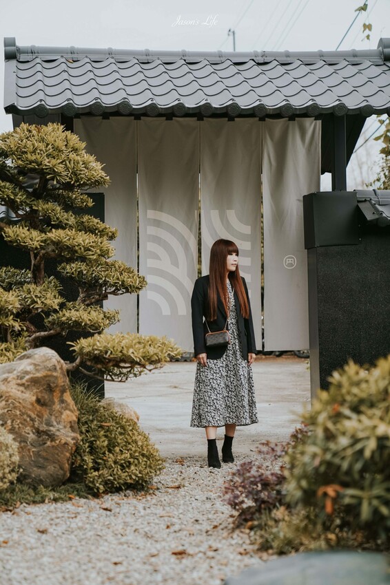 【台中北屯｜美食】枯山円敷YEN KARESAN。預約制，大坑枯山水日式庭院、黑色侘寂環境，金箔午茶組儀式感十