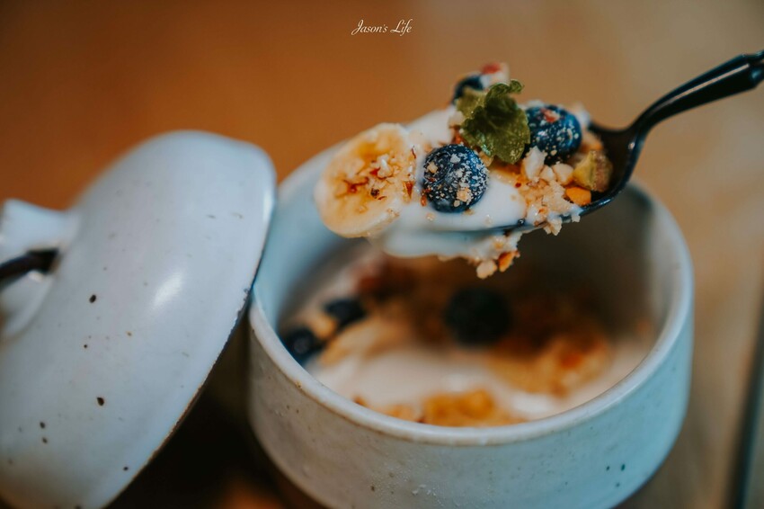 【台中北屯｜美食】枯山円敷YEN KARESAN。預約制，大坑枯山水日式庭院、黑色侘寂環境，金箔午茶組儀式感十