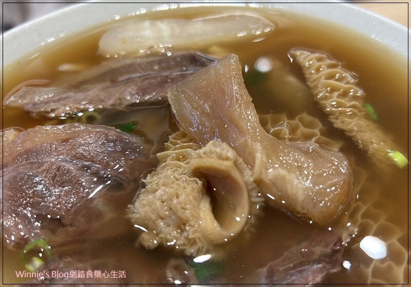 奉上牛骨麵(林口好吃牛肉麵牛骨麵+昕境廣場三井附近好吃的+林口美食) 15-1.jpg 奉上牛骨麵(林口好吃牛肉麵牛骨麵+昕境廣場三井附近好吃的+林口美食) 15-1.jpg