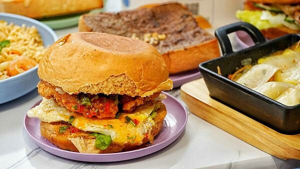 LINE_ALBUM_舞晨食 二傻夫婦_230228_7.jpg