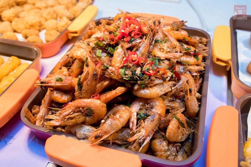 【臺南美食】東加和漢創作料理再升級“雙料無限暢食”，日本料理加上鴛鴦鍋任你夾，日料強打生魚片、大魷魚、炸蝦天婦羅等，火鍋強打湯底、活蝦、藍蟹吃到飽~東加和漢創作料理   - 南人幫