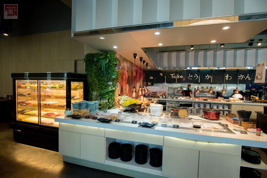 【臺南美食】東加和漢創作料理再升級“雙料無限暢食”，日本料理加上鴛鴦鍋任你夾，日料強打生魚片、大魷魚、炸蝦天婦羅等，火鍋強打湯底、活蝦、藍蟹吃到飽~東加和漢創作料理   - 南人幫