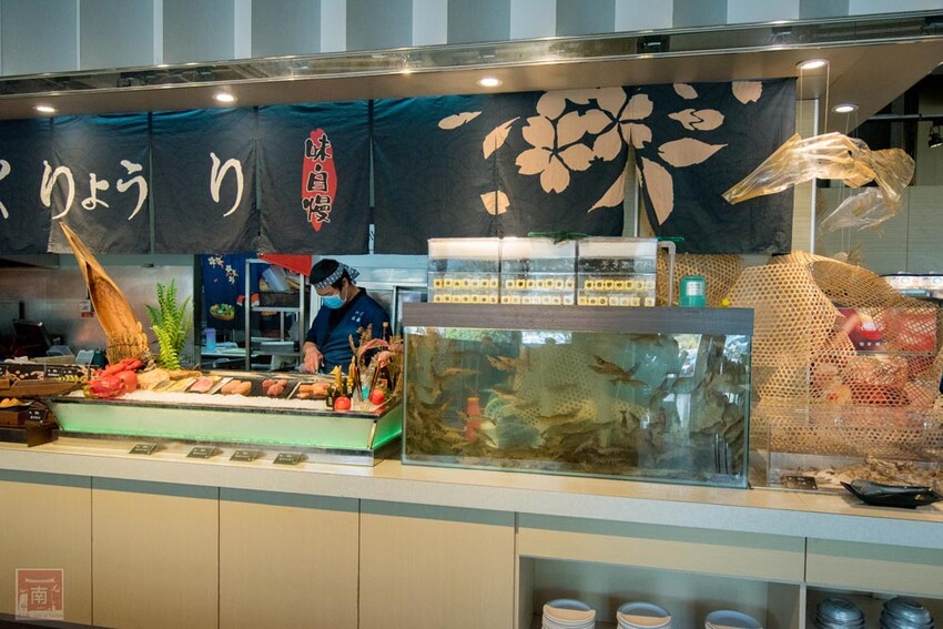 【臺南美食】東加和漢創作料理再升級“雙料無限暢食”，日本料理加上鴛鴦鍋任你夾，日料強打生魚片、大魷魚、炸蝦天婦羅等，火鍋強打湯底、活蝦、藍蟹吃到飽~東加和漢創作料理   - 南人幫