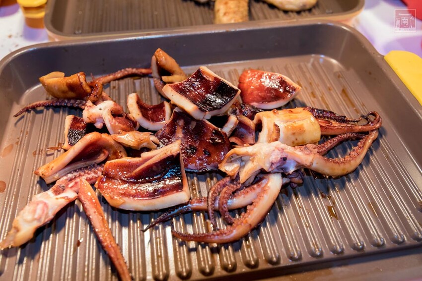 【臺南美食】東加和漢創作料理再升級“雙料無限暢食”，日本料理加上鴛鴦鍋任你夾，日料強打生魚片、大魷魚、炸蝦天婦羅等，火鍋強打湯底、活蝦、藍蟹吃到飽~東加和漢創作料理   - 南人幫