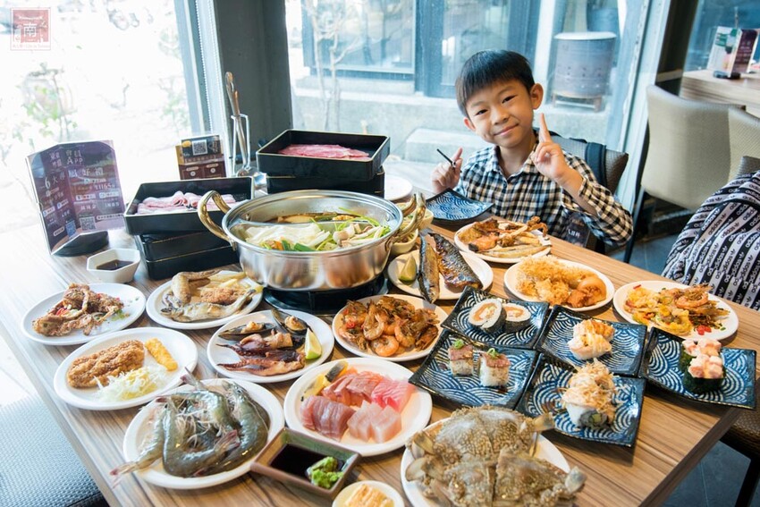 【臺南美食】東加和漢創作料理再升級“雙料無限暢食”，日本料理加上鴛鴦鍋任你夾，日料強打生魚片、大魷魚、炸蝦天婦羅等，火鍋強打湯底、活蝦、藍蟹吃到飽~東加和漢創作料理   - 南人幫