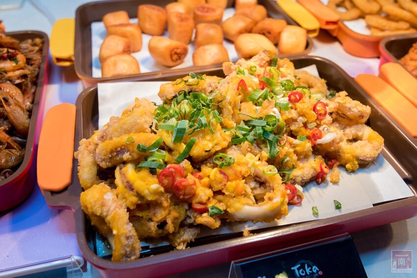 【臺南美食】東加和漢創作料理再升級“雙料無限暢食”，日本料理加上鴛鴦鍋任你夾，日料強打生魚片、大魷魚、炸蝦天婦羅等，火鍋強打湯底、活蝦、藍蟹吃到飽~東加和漢創作料理   - 南人幫