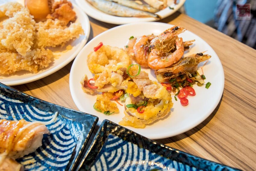【臺南美食】東加和漢創作料理再升級“雙料無限暢食”，日本料理加上鴛鴦鍋任你夾，日料強打生魚片、大魷魚、炸蝦天婦羅等，火鍋強打湯底、活蝦、藍蟹吃到飽~東加和漢創作料理   - 南人幫