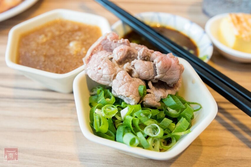 【臺南美食】東加和漢創作料理再升級“雙料無限暢食”，日本料理加上鴛鴦鍋任你夾，日料強打生魚片、大魷魚、炸蝦天婦羅等，火鍋強打湯底、活蝦、藍蟹吃到飽~東加和漢創作料理   - 南人幫