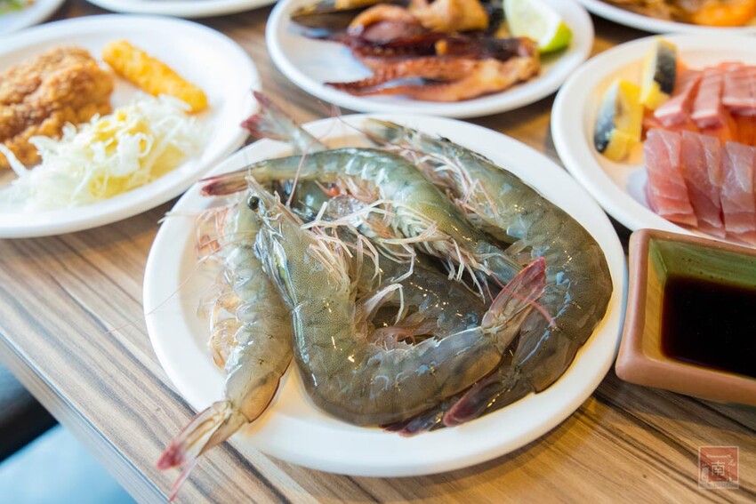 【臺南美食】東加和漢創作料理再升級“雙料無限暢食”，日本料理加上鴛鴦鍋任你夾，日料強打生魚片、大魷魚、炸蝦天婦羅等，火鍋強打湯底、活蝦、藍蟹吃到飽~東加和漢創作料理   - 南人幫