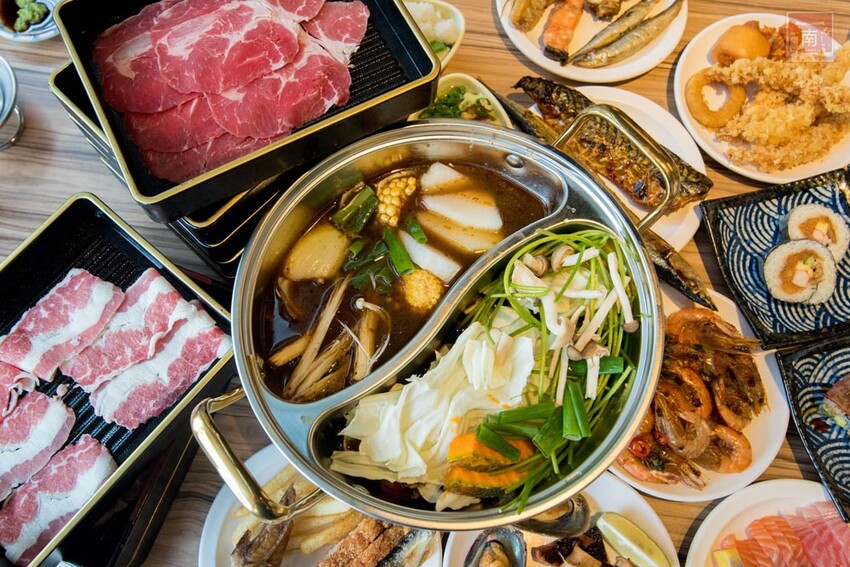 【臺南美食】東加和漢創作料理再升級“雙料無限暢食”，日本料理加上鴛鴦鍋任你夾，日料強打生魚片、大魷魚、炸蝦天婦羅等，火鍋強打湯底、活蝦、藍蟹吃到飽~東加和漢創作料理   - 南人幫