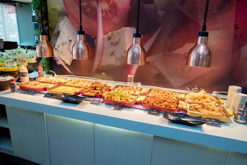 【臺南美食】東加和漢創作料理再升級“雙料無限暢食”，日本料理加上鴛鴦鍋任你夾，日料強打生魚片、大魷魚、炸蝦天婦羅等，火鍋強打湯底、活蝦、藍蟹吃到飽~東加和漢創作料理   - 南人幫