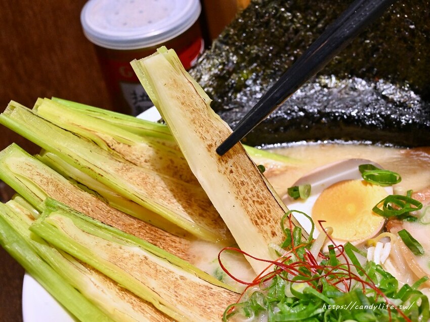 橫杉拉麵｜橫濱拉麵二代店，來自埔里人氣拉麵店，獨家豆腐麵，每碗可免費加麵一次，吃完碗底還有驚喜！