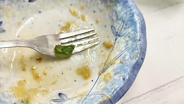 炸裂了~人潮會爆炸的超人氣老字號店家!人多的時間要等超過50分鐘才能吃到,遠近馳名的超強店家,來到此