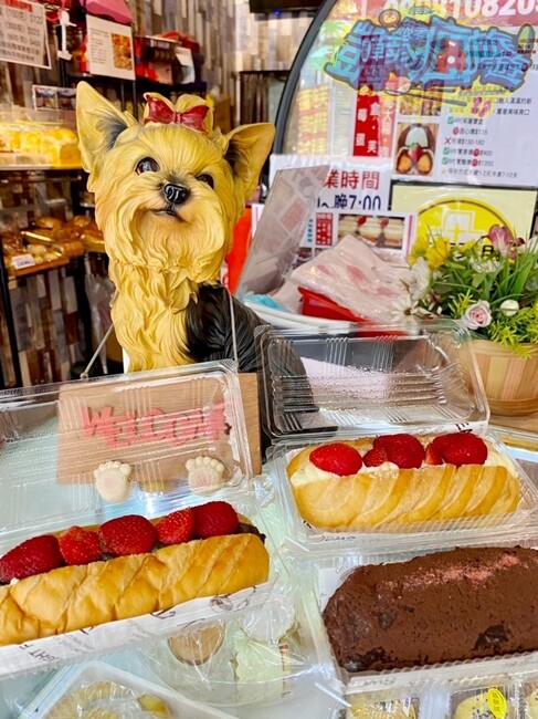 屏東美食推薦【御加香烘焙】隱身屏東巷弄內低調麵包店 擁30多年經驗師傅精心研發 中西式糕點/麵包/點心/飲品應有盡有 人氣招牌現烤脆皮菠蘿泡芙很出名！ - 跟著凱南瘋旅遊