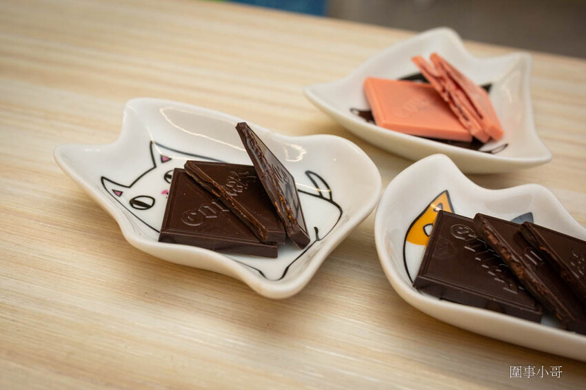 巧克力品牌推薦！我最喜愛的妮娜巧克力總算到貨啦～新品登場的紅烏龍茶榛果巧克力一定要試試！星座巧克力也是美到讓人捨不得吃呢。（邀約 @圍事小哥的幸福相框