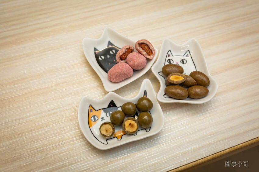 巧克力品牌推薦！我最喜愛的妮娜巧克力總算到貨啦～新品登場的紅烏龍茶榛果巧克力一定要試試！星座巧克力也是美到讓人捨不得吃呢。（邀約 @圍事小哥的幸福相框