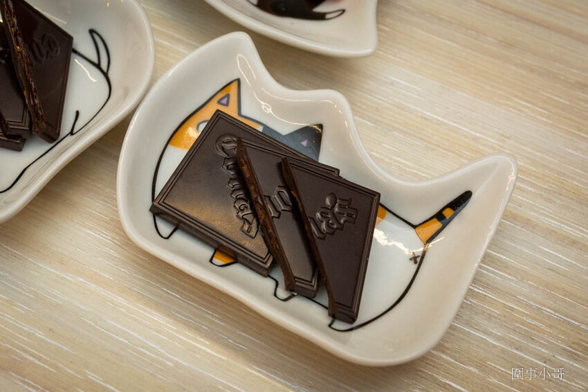 巧克力品牌推薦！我最喜愛的妮娜巧克力總算到貨啦～新品登場的紅烏龍茶榛果巧克力一定要試試！星座巧克力也是美到讓人捨不得吃呢。（邀約 @圍事小哥的幸福相框