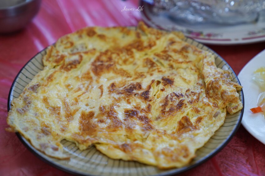 【桃園大溪｜美食】富祥桶仔雞。藏在山林中的高CP值美食，現烤桶仔雞和鹽烤鮮魚，多樣手路菜