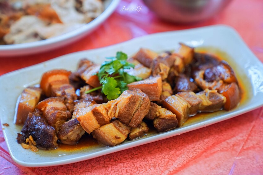 【桃園大溪｜美食】富祥桶仔雞。藏在山林中的高CP值美食，現烤桶仔雞和鹽烤鮮魚，多樣手路菜